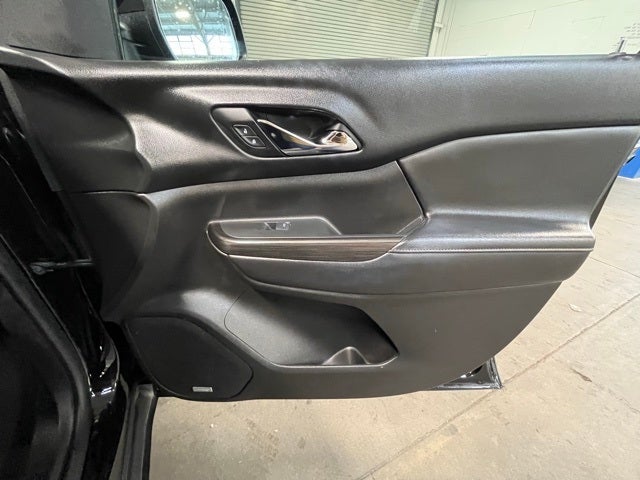 2017 GMC Acadia SLE-2