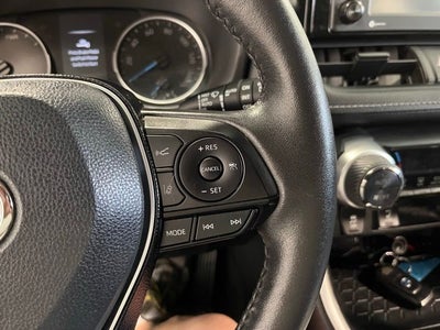 2020 Toyota RAV4 Hybrid XLE