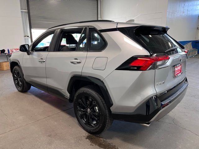 2022 Toyota RAV4 Hybrid SE
