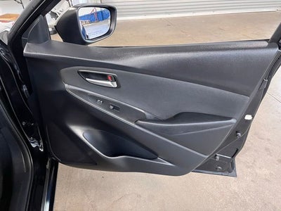 2019 Toyota Yaris LE