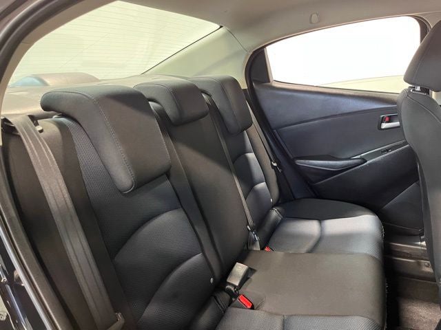 2019 Toyota Yaris LE