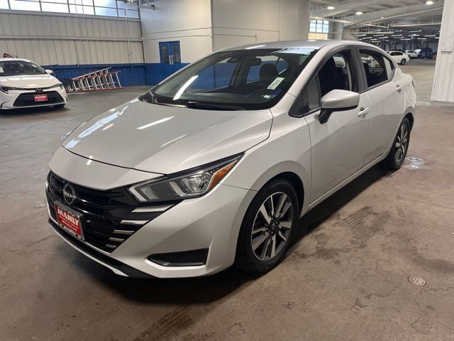 2023 Nissan Versa 1.6 SV