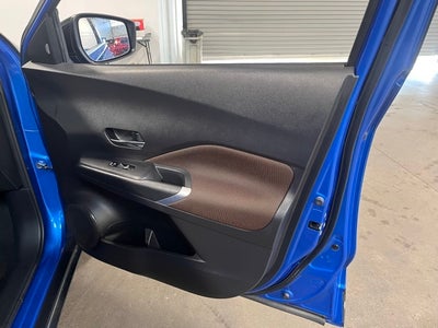 2023 Nissan Kicks SR