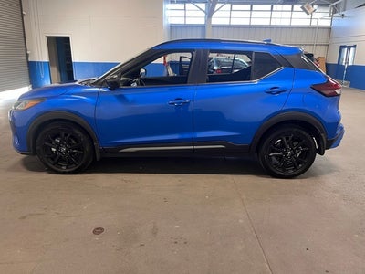 2023 Nissan Kicks SR
