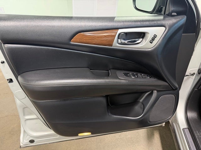 2020 Nissan Pathfinder Platinum