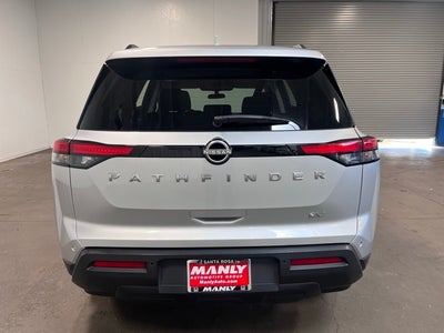 2024 Nissan Pathfinder SV