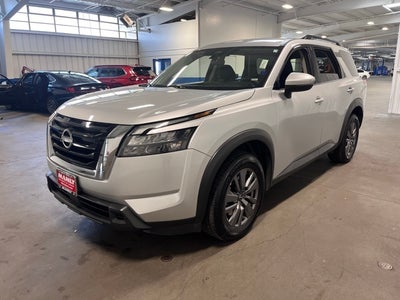 2024 Nissan Pathfinder SV