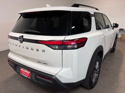 2024 Nissan Pathfinder SV