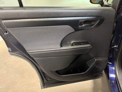 2020 Toyota Highlander LE