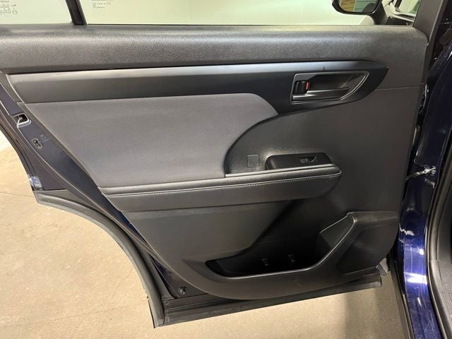 2020 Toyota Highlander LE