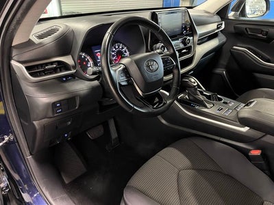 2020 Toyota Highlander LE