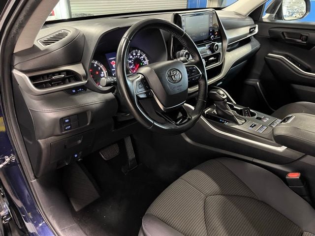 2020 Toyota Highlander LE