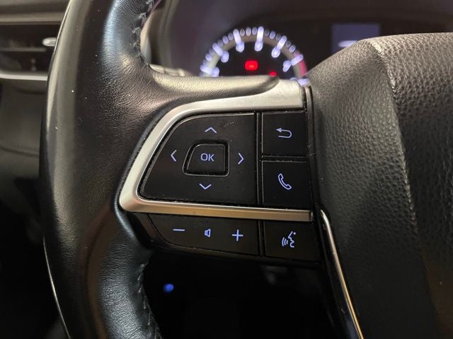 2020 Toyota Highlander LE