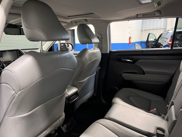 2022 Toyota Highlander Hybrid XLE