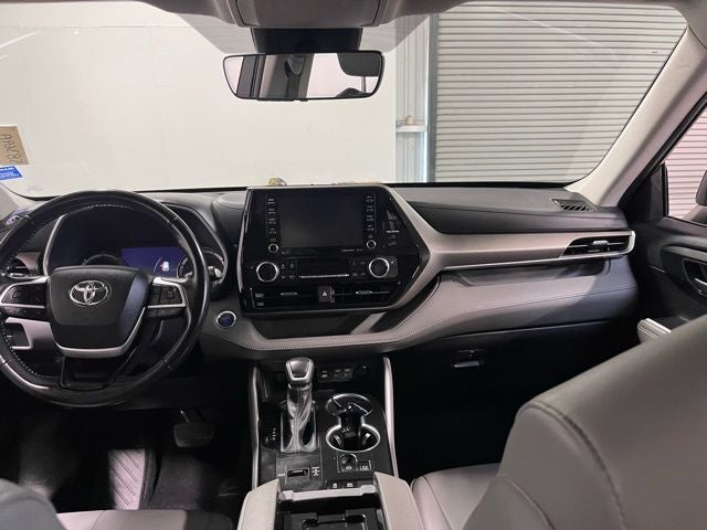 2022 Toyota Highlander Hybrid XLE