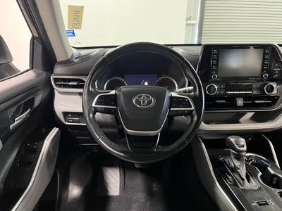 2022 Toyota Highlander Hybrid XLE