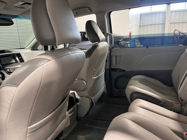 2014 Toyota Sienna LE