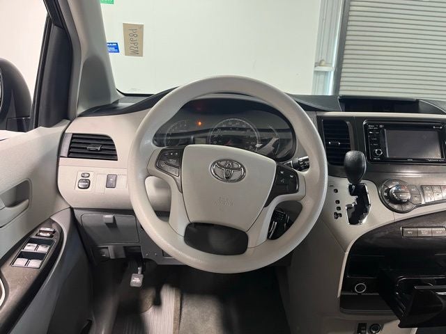 2014 Toyota Sienna LE