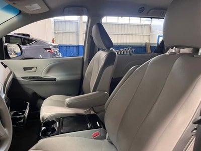 2014 Toyota Sienna LE