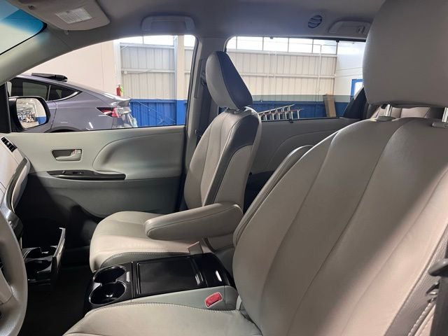 2014 Toyota Sienna LE