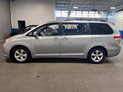 2014 Toyota Sienna LE