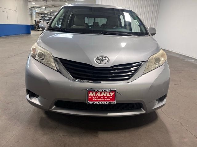 2014 Toyota Sienna LE