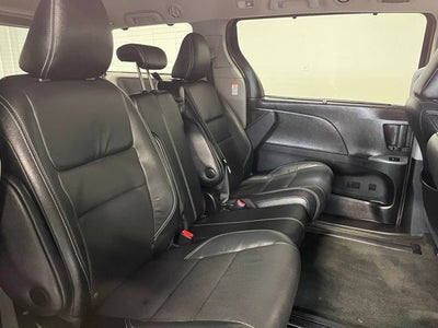 2015 Toyota Sienna SE 8 Passenger