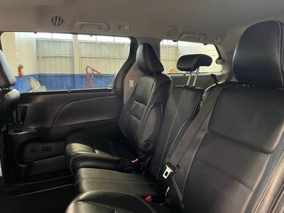 2015 Toyota Sienna SE 8 Passenger