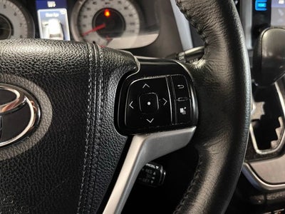 2015 Toyota Sienna SE 8 Passenger