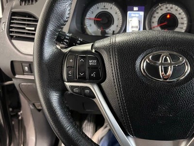 2015 Toyota Sienna SE 8 Passenger