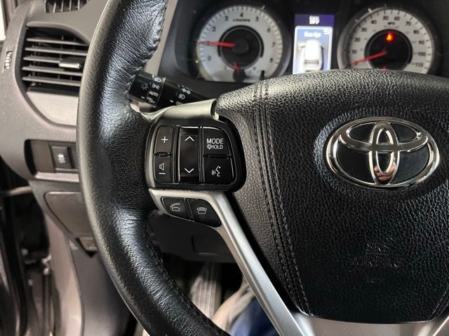 2015 Toyota Sienna SE 8 Passenger