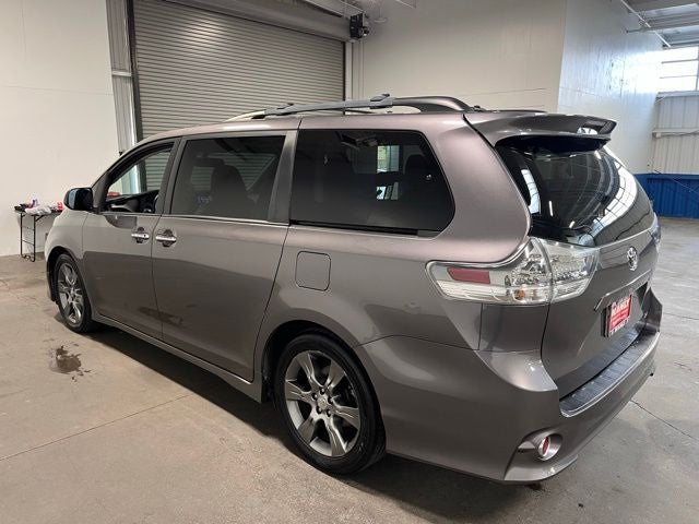 2015 Toyota Sienna SE 8 Passenger