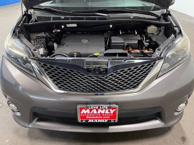 2015 Toyota Sienna SE 8 Passenger