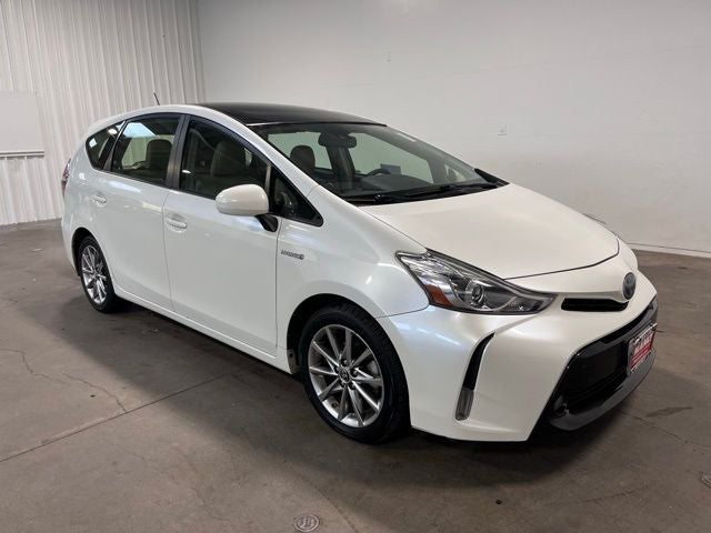 2015 Toyota Prius v Five