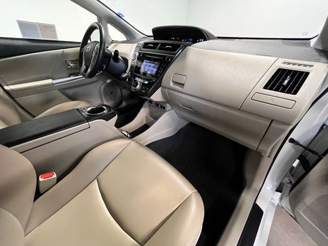 2015 Toyota Prius v Five