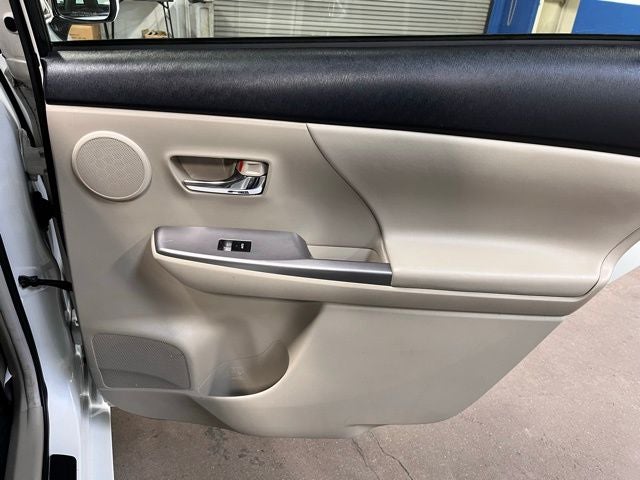 2015 Toyota Prius v Five