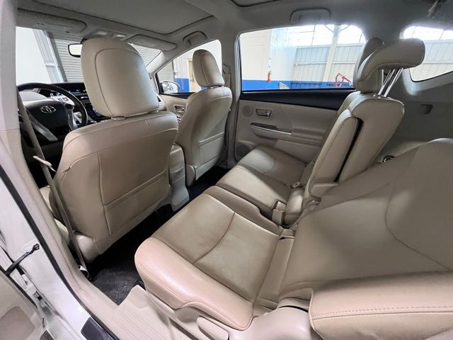 2015 Toyota Prius v Five