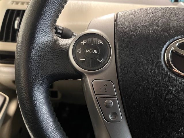 2015 Toyota Prius v Five