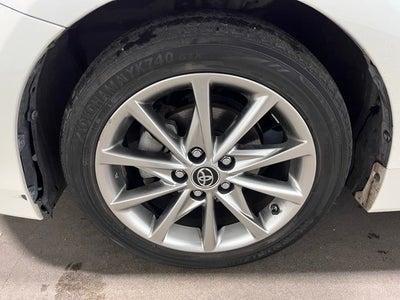 2015 Toyota Prius v Five