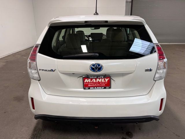 2015 Toyota Prius v Five