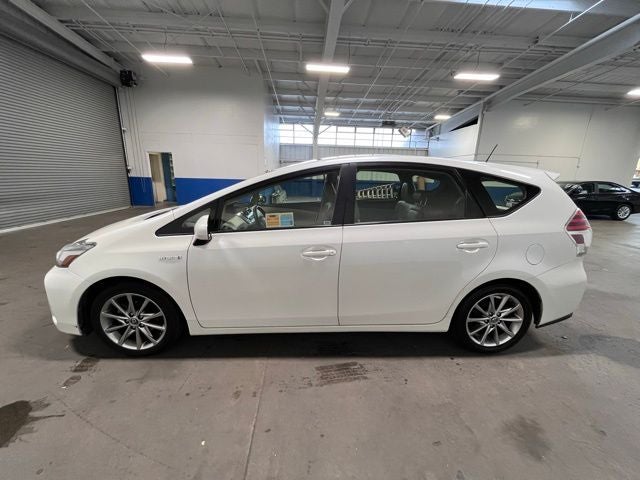 2015 Toyota Prius v Five