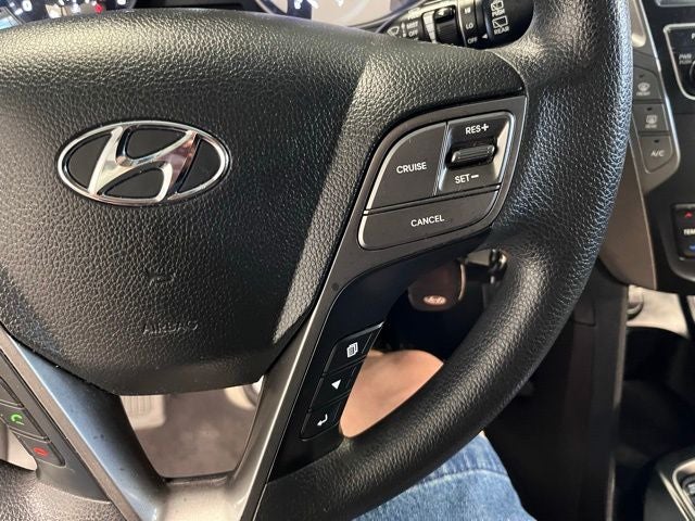 2017 Hyundai SANTA FE SE