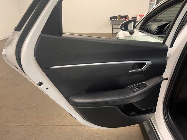 2023 Hyundai SONATA SE