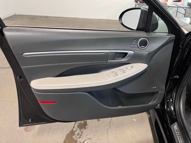 2023 Hyundai SONATA HYBRID Limited