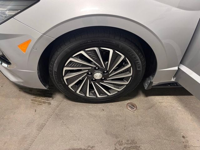 2023 Hyundai SONATA HYBRID Limited