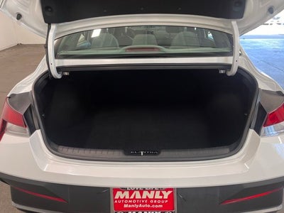 2024 Hyundai ELANTRA SE