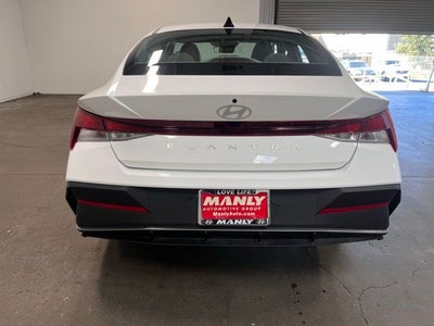 2024 Hyundai ELANTRA SE