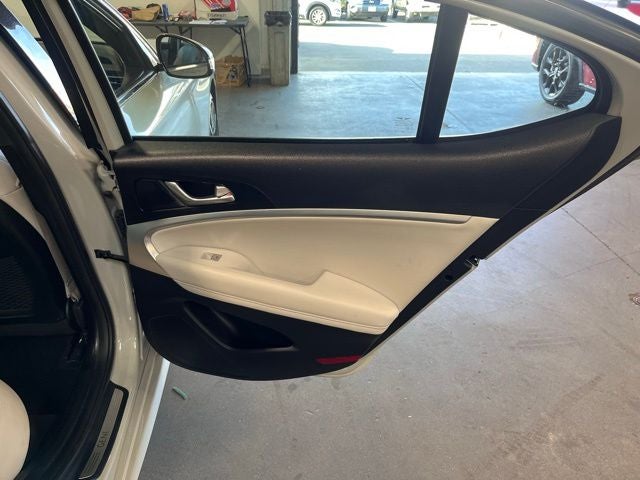 2024 Genesis G70 2.5T