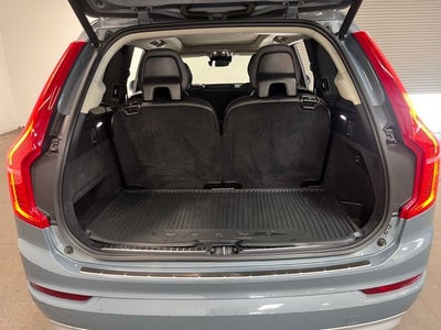 2022 Volvo XC90 T6 Momentum