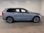2022 Volvo XC90 T6 Momentum